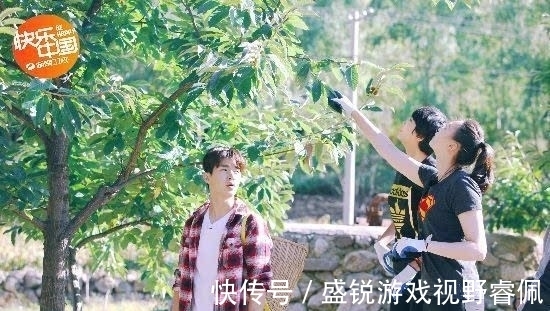 中國女排|袁心玥參加節(jié)目《向往的生活》，大華向她“獻(xiàn)殷勤”被她直接拒絕