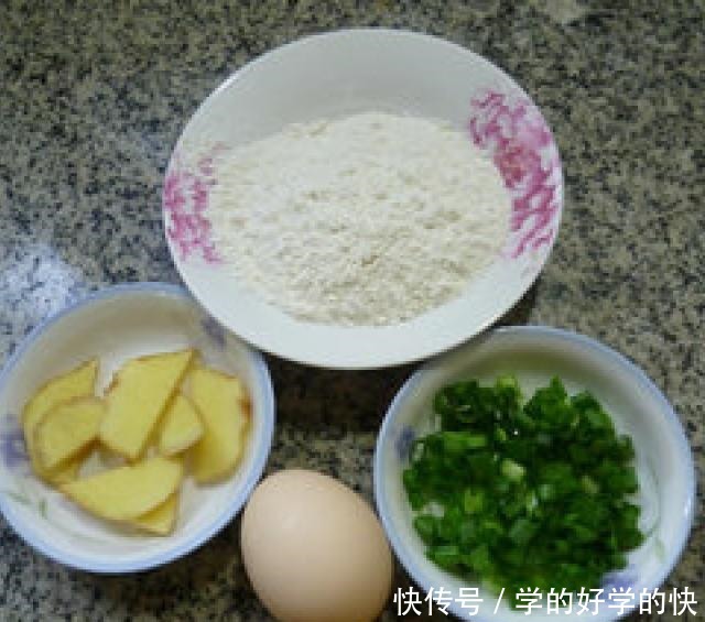 锅煎蛏子,鲜嫩可口,一盘子都不够吃