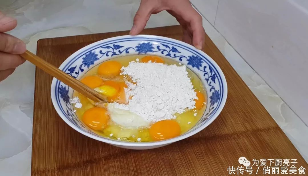 舌头状|面包新吃法,我家隔三差五做着吃,不用烤箱也能做,比蛋糕还好吃