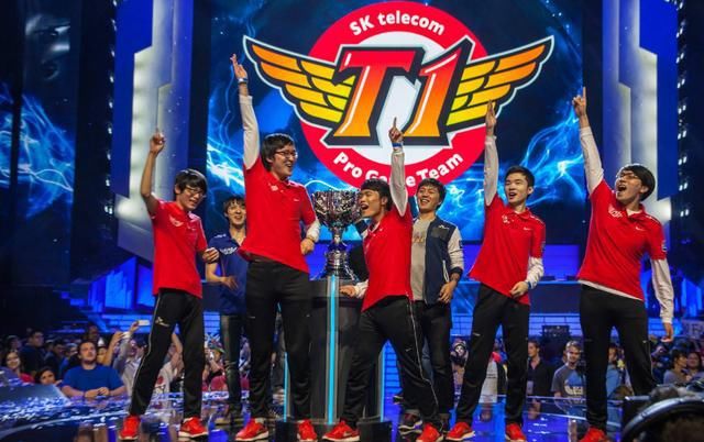 LCK|LPL极端粉丝“送花圈”，LCK紧随其后，韩国网友连这种烂梗都偷？