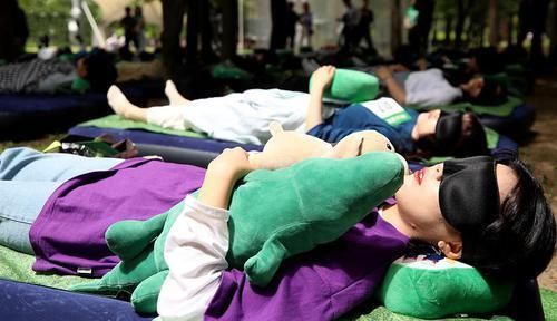 手术治疗|颈椎病很常见,但这3个危害可不小,做好2点来预防