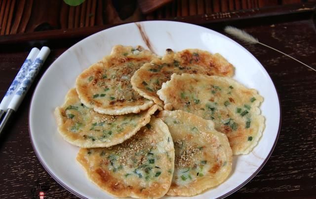 儿子迷上这早餐,做法简便快速,脆糯咸香,天天让我给他做