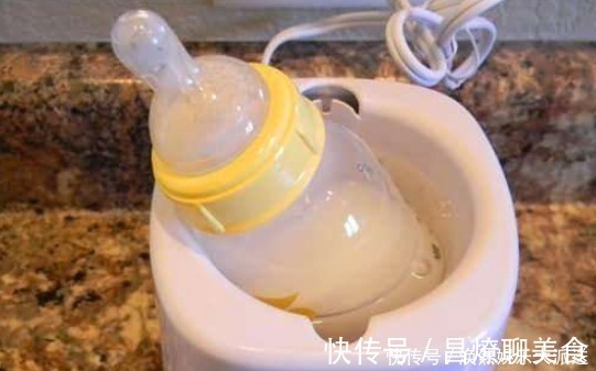 小梅|冲奶粉先加奶粉还是先加水宝妈一个错误行为,导致宝宝肠坏死