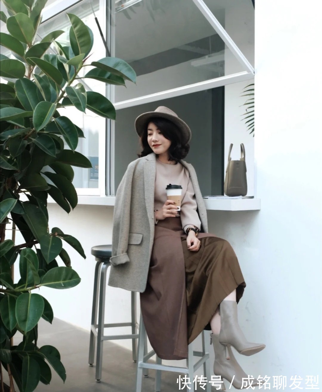 中年女人穿衣要体面更要高级,学学这组减龄穿搭,显气质又有品位