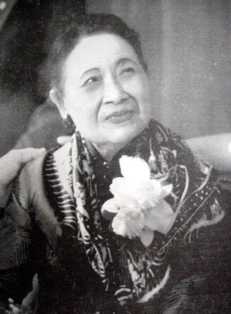 宋庆龄|宋美龄为何不参加姐姐宋庆龄的葬礼?一本日记公之于众揭露了真相