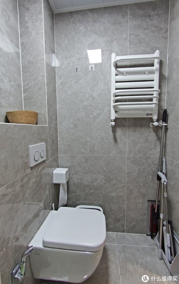 卫浴|绝！5口之家0杂物，只靠1扇门实现卫浴三分离