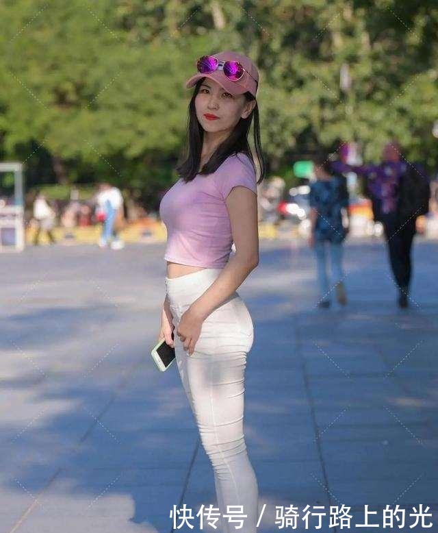 瑜伽裤|“漏斗形”身材的瑜伽裤美女，充满了休闲的气息，气质提升