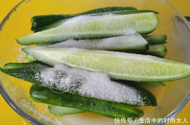 旱黄瓜|腌酸辣黄瓜时,用这种醋代替白醋,腌出的黄瓜有果香味,口感特棒