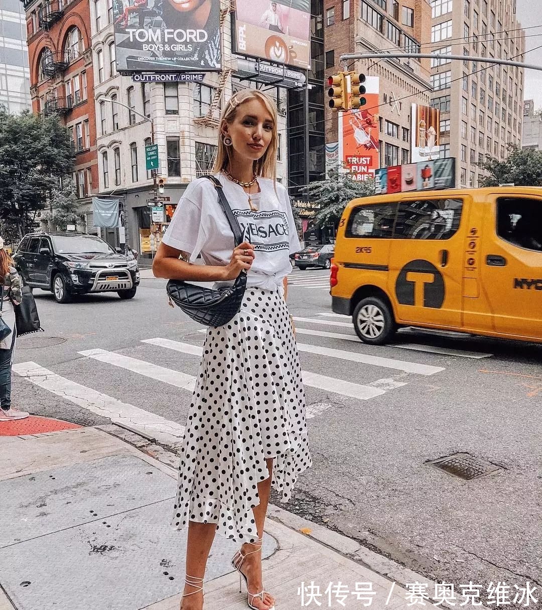 p这13条半裙,让T恤更完美!