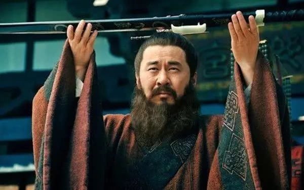 不转|荀彧一生贡献曹操，却被逼而亡，既忠于汉室，为何不转投刘备？