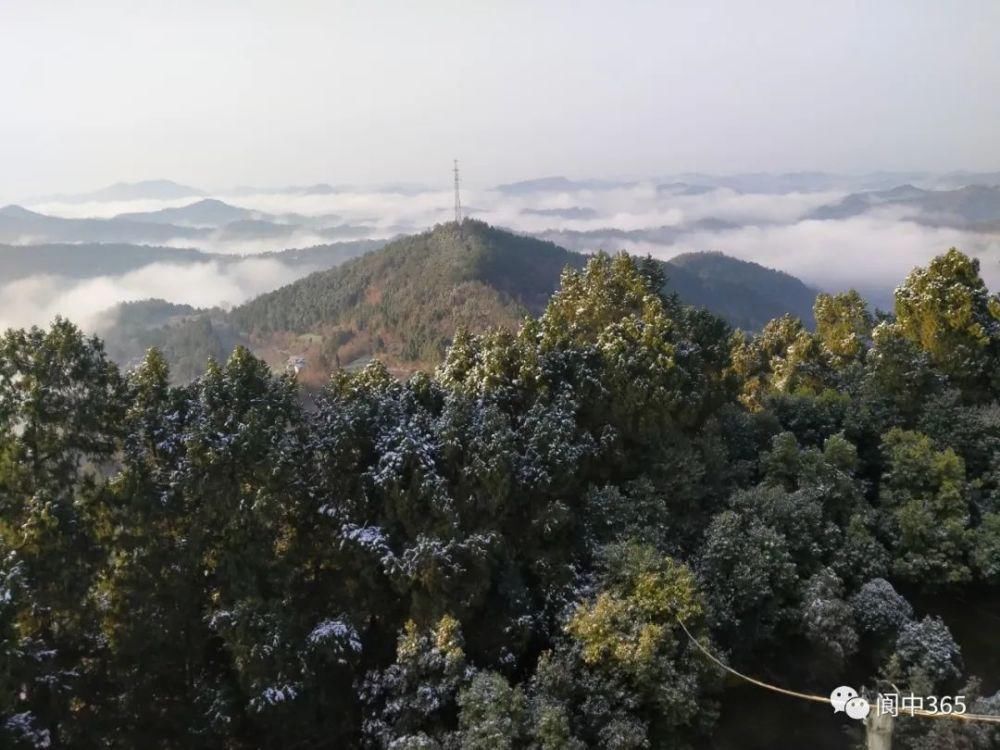 妙高镇金城山雪景图