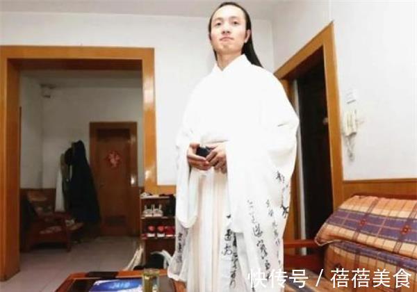 金少白|西安90后青年长发及腰,坚持穿汉服10年,无视非议将爱好做成事业