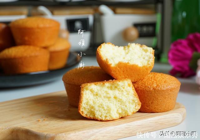 4个鸡蛋,1碗面粉,教你在家自己做老式鸡蛋糕,再也不用买了