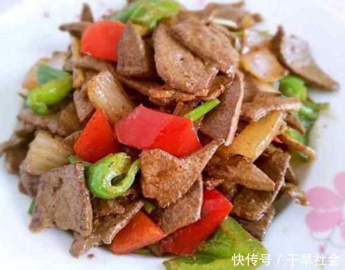 夏天,宁可少吃猪肉,也要多吃此菜,气血足了,双眼也明亮了