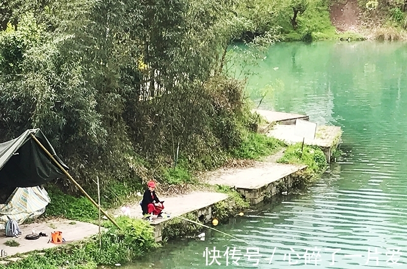 政府出资修钓台,提供垂钓好去处!享受的同时莫忘自觉,方能长久