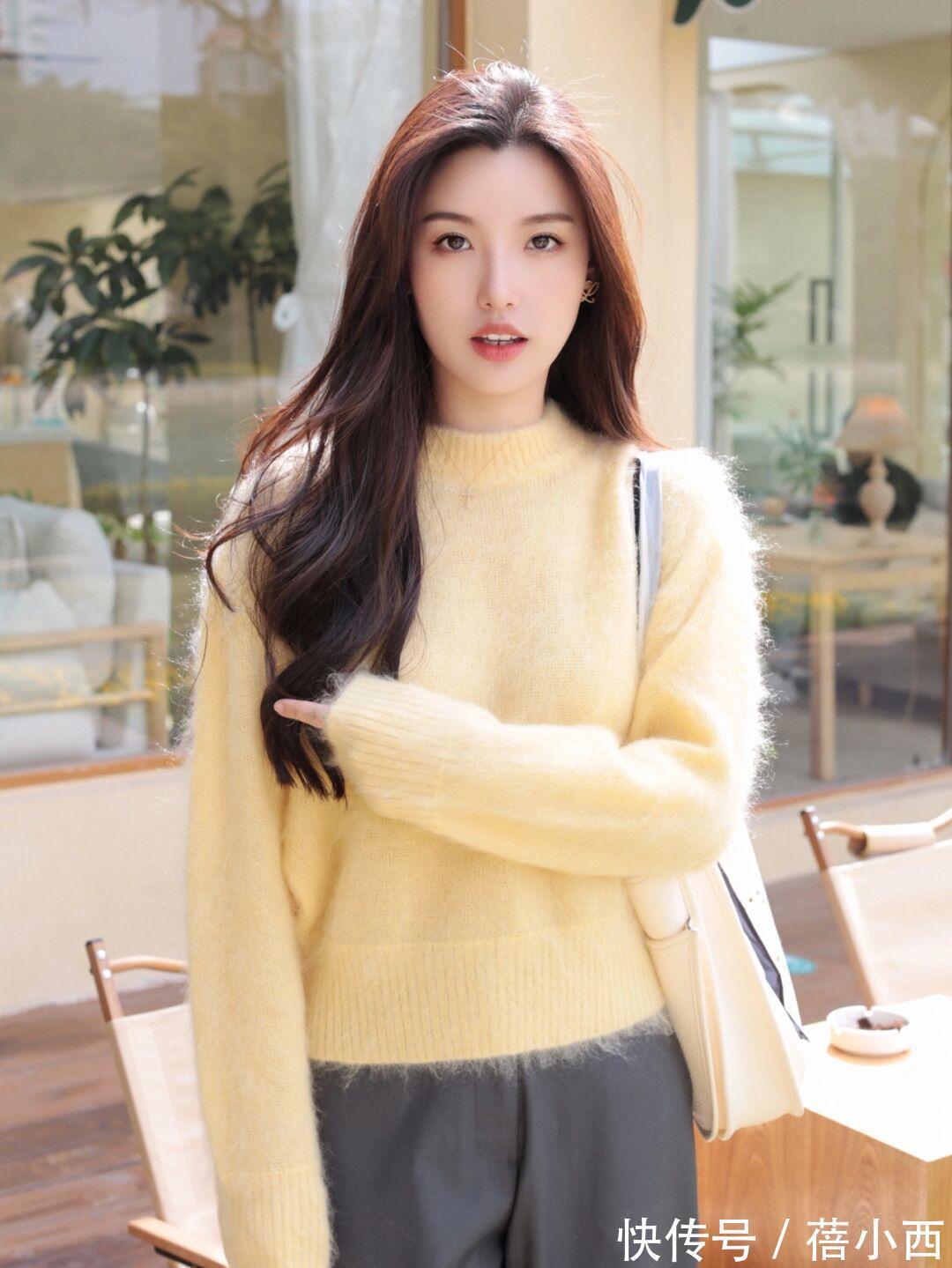 毛衣|春季还是穿“毛衣”最优雅,配裤子和半身裙,都比你想象中更时尚