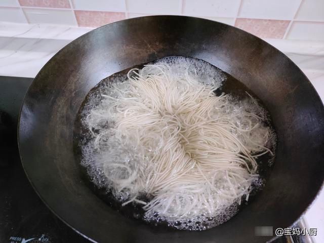 肉末|家有孩子做这道菜，维生素丰富营养多，拌饭吃可香了，米饭嗖嗖下