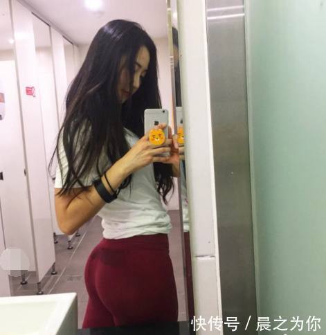 紧身衣 身材完美的打底裤美女,魅力十足,尽显女神的风范