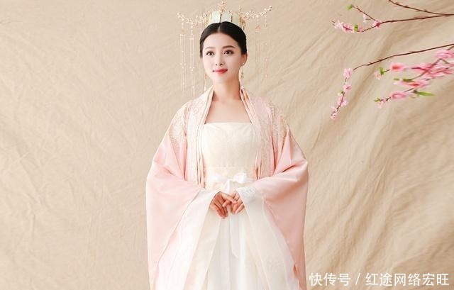 古代|趣味测试:你觉得哪个是皇后的凤袍?测你在宫中是皇后还是丫鬟