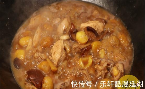 广东大妈买了一只鸡,鸡肚里全是黄油,生气要退掉,老人却说赚了