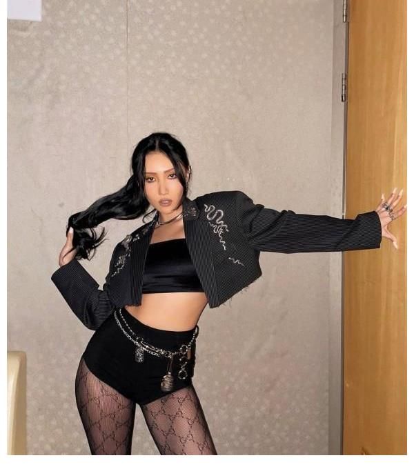 普拉提|MAMAMOO 华莎Hwasa沙漏型身材,简直太迷人了