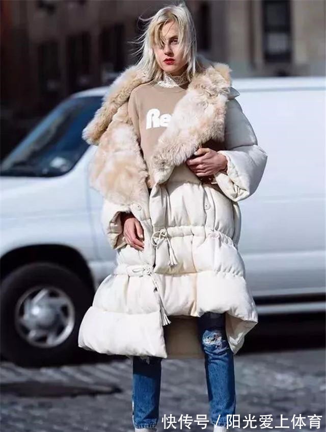 单品 羽绒服里边搭什么记住“4个法则”,想不时尚都难!