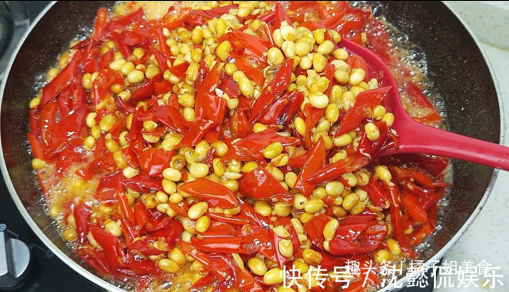 我家“黄豆酱”从来不买,1斤黄豆3斤辣椒,教你秘制最好吃的酱豆