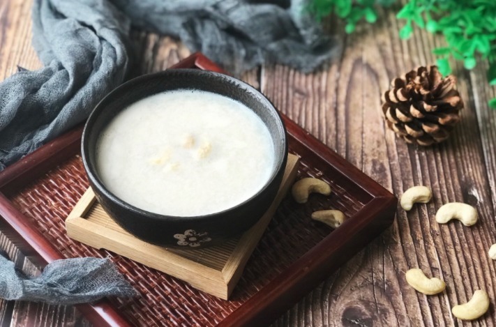 早餐别给孩子做豆浆了,试试这个腰果露,自己做比外面的放心