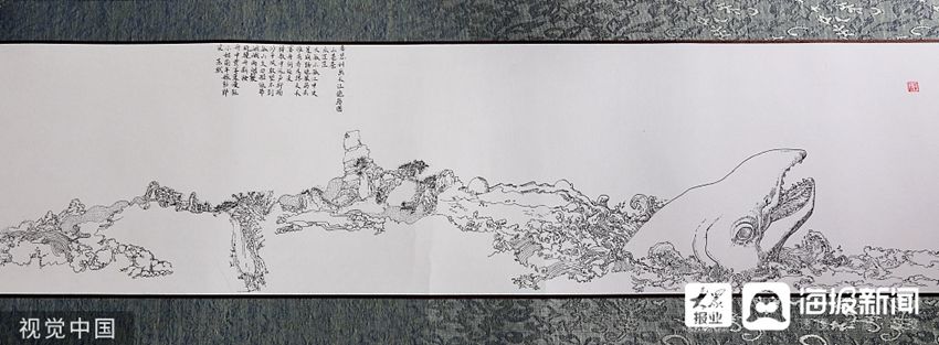 青岛农业大学|不打草稿一气呵成 青岛大学生用0.1毫米针管笔将苏轼诗词绘成8米长卷