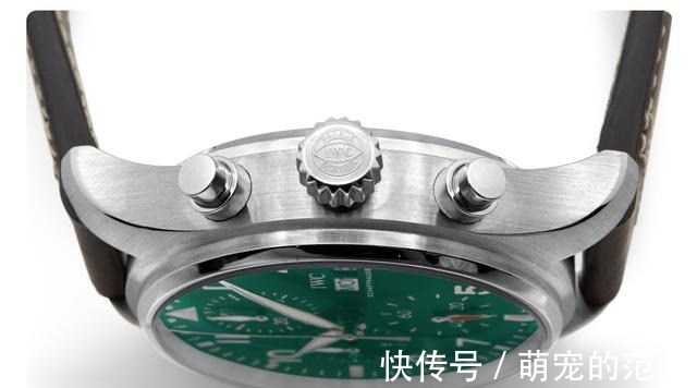 导柱轮 IWC 万国「绿盘」设计正式回归-经典飞行员系列!