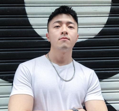 男生“不油腻”的发型怎么选？试试这6款清爽短发，适合春夏剪