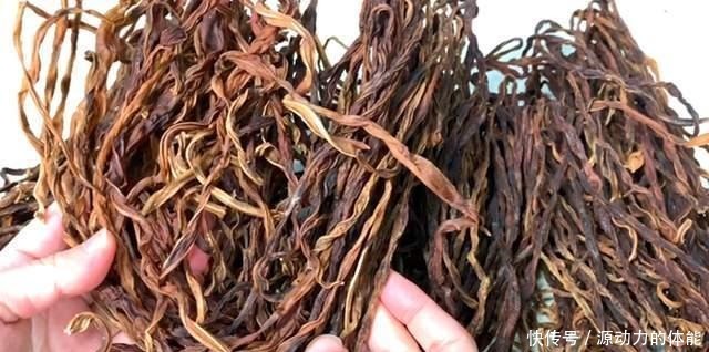 碰到此菜别手软,一次多存些,晒干放冰箱囤起来,上锅一蒸比肉香!