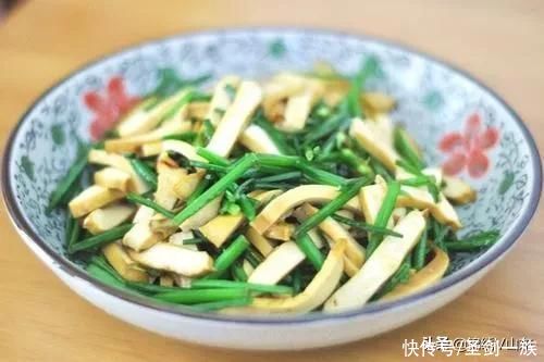 最适合春天吃的家常菜，有荤有素，清香几味，上桌都抢着吃！