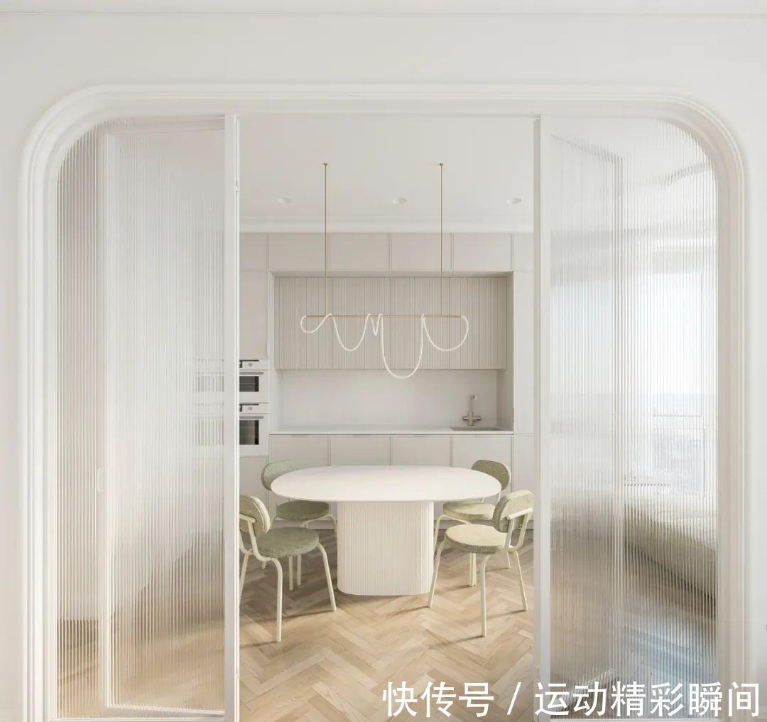 玄关|37㎡奶油系单身公寓,极简却很有质感,堪称小户型设计教科书!