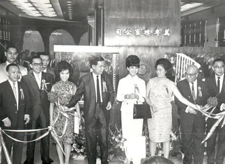 中国珠宝店，为什么都姓周