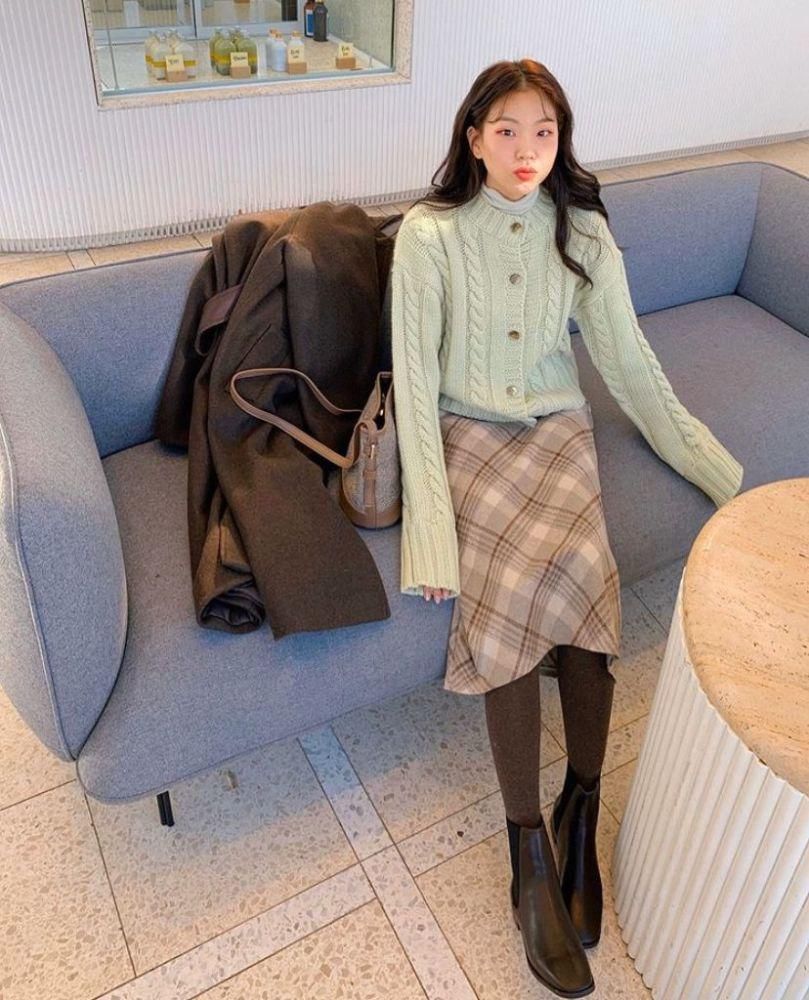 裙子 + 靴子 = 好看 + 洋气 ！