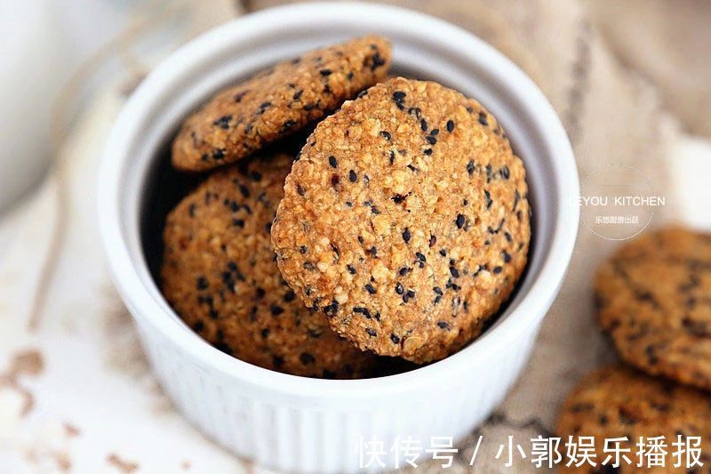 燕麦|5道自制小零食，低脂饱腹，缓解饥饿感，减肥期间放心吃