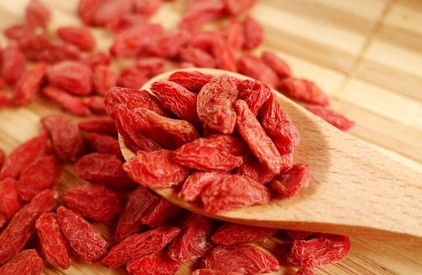 六味地黄丸|枸杞和“它”泡,胜过补阳药,男人连喝两天,比六味地黄丸好