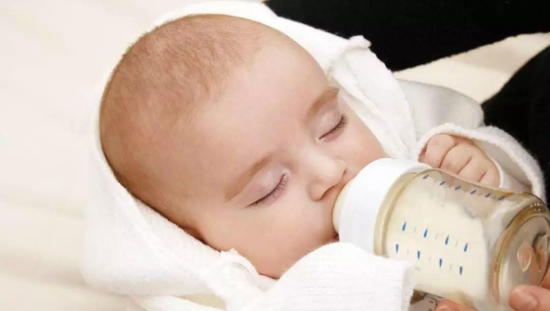 添加剂|千防万防!还是没防得住湿疹,婴儿身上长究竟怎么了?