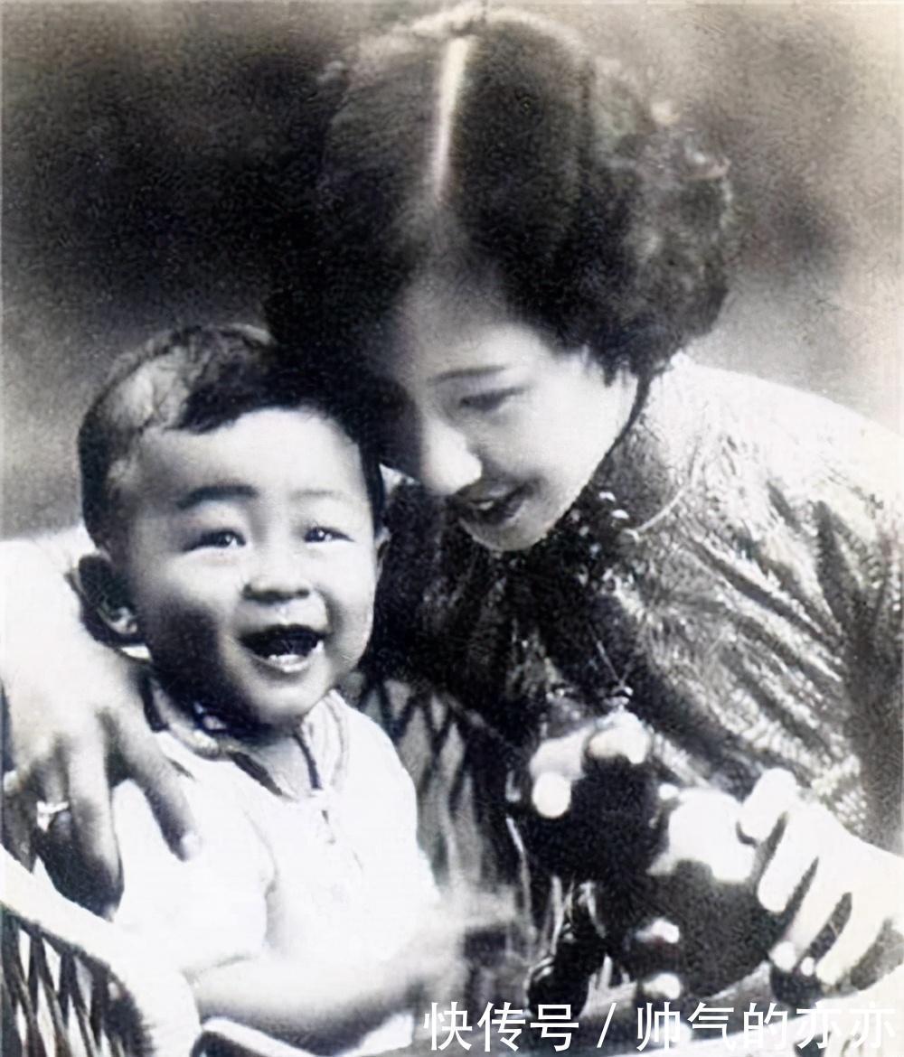 溥仪三妹妹韫颖摆摊卖古董,马未都拿出一上等官窑,她连看都不看