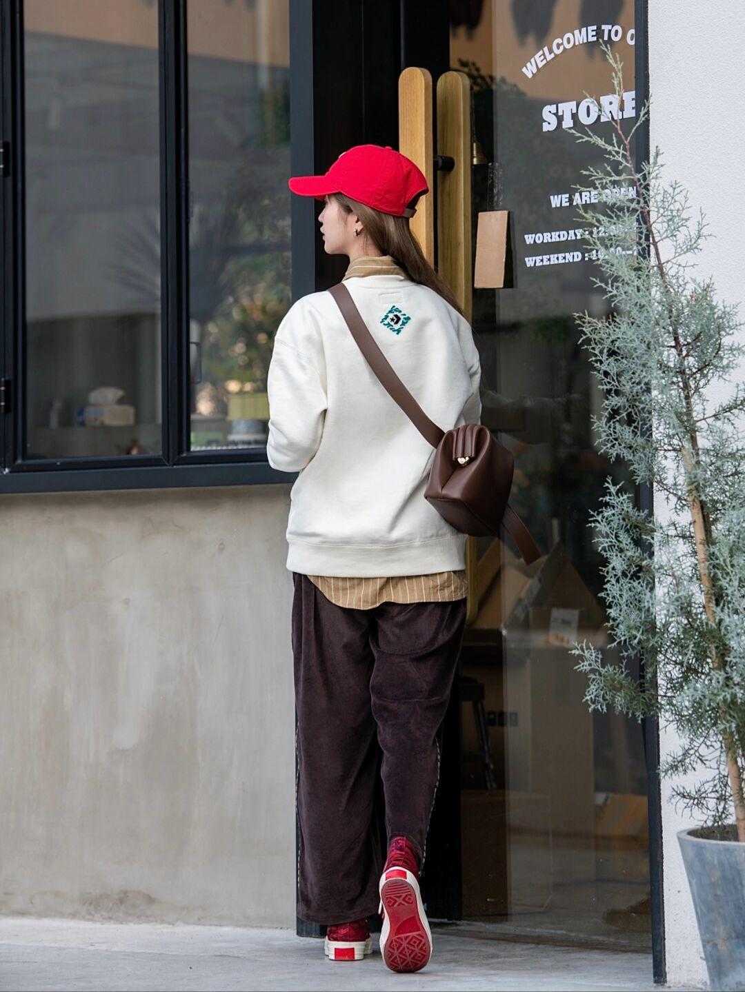 大长腿|初春的卫衣就该这样搭,减龄时髦又有个性,让你轻松美出新高度