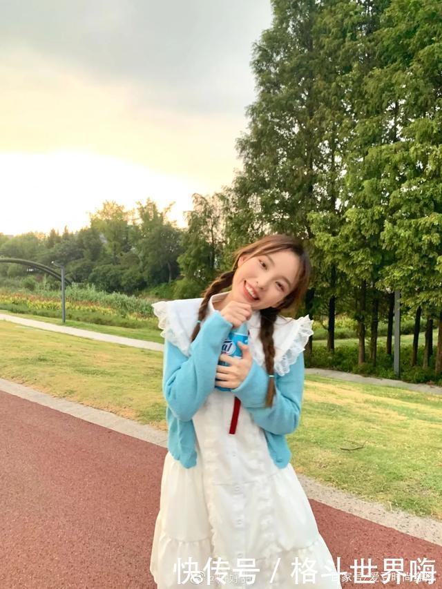 今秋|把裙子脱了!今秋最撩的3款薄外套,气质又好看