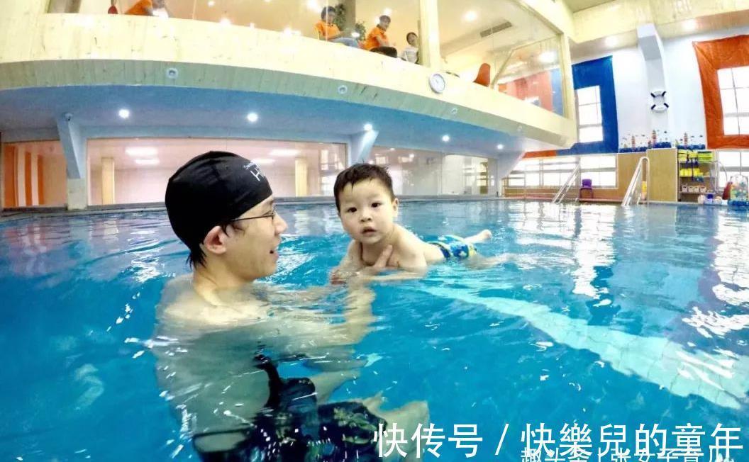 游泳|宝宝5岁前接触2类运动过多,反而可能“毁身高”,别不信