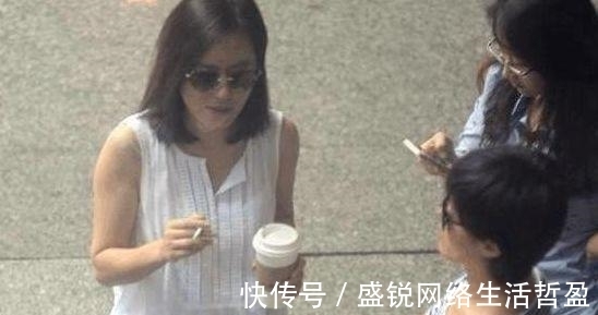 运动员|烟酒不离身的乒坛一姐,曾拿下59块女乒金牌,二婚后被宠成少女