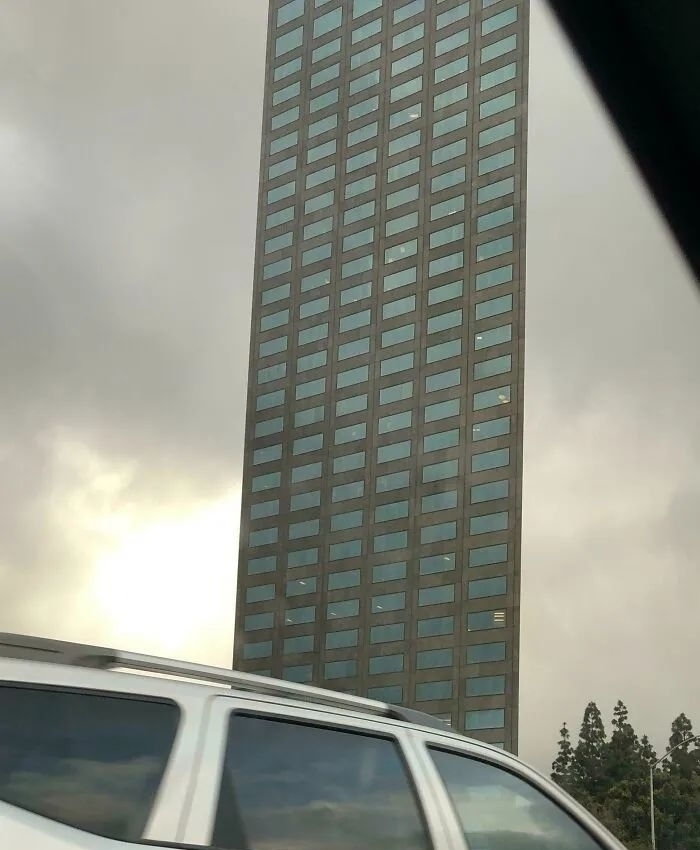 笑脸&一组让人以为是PS出来的真实场景,天上的笑脸表情是谁发出来的?