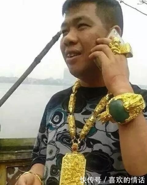 |幽默笑话:小胖和他哥去吃自助烤肉,吃一半的时候……