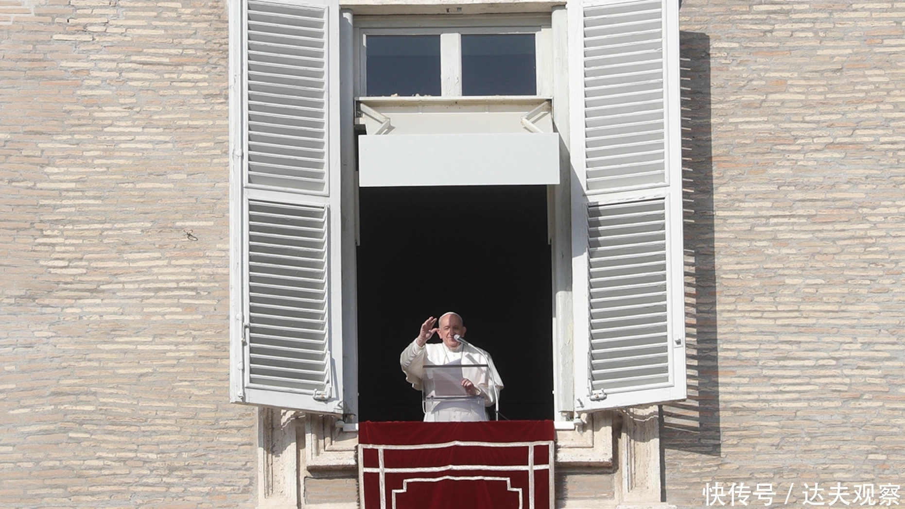 消费主义|教皇方济各批评荒诞的耶稣诞生场景:圣诞节已被“消费主义”绑架