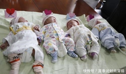 产妇刚生下三胞胎,大喊肚子还在动,医生检查又发现一个孩子