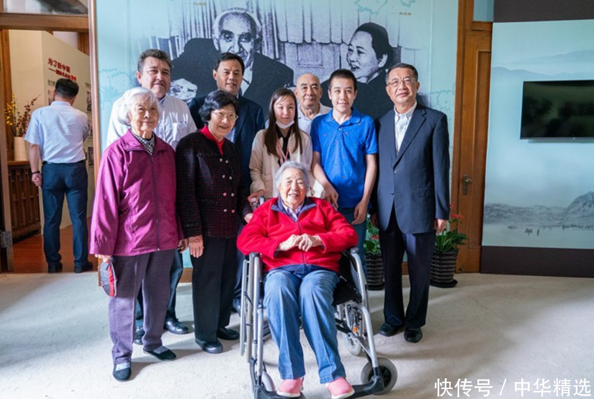 宋庆龄故居|宋庆龄特型演员魏潇霞受邀“新中国最美奋斗者”文物图片展