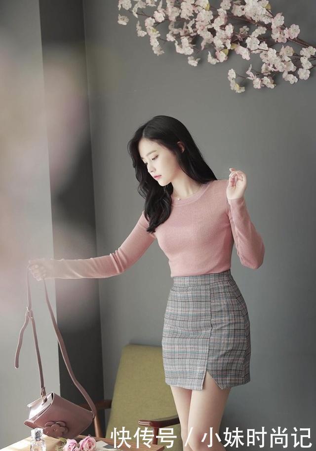 搭配|粉色针织打底上衣搭配格子半身裙, 青春减龄, 显高显瘦